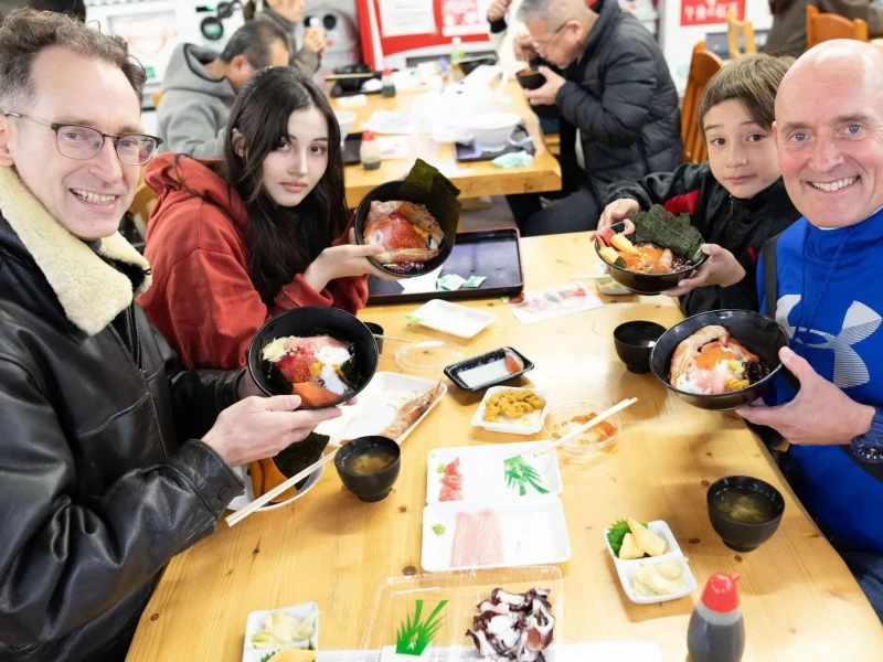 Shiogama'da Yerel Lezzetler: Japonya'nın Ton Balığı ve Suşi Merkezi