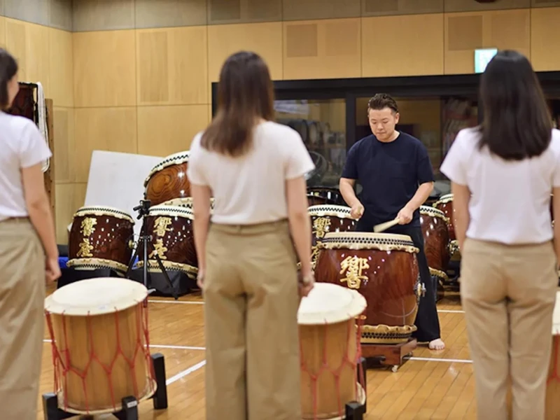 Miyazaki'de Geleneksel Japon Taiko Davulu Deneyimi