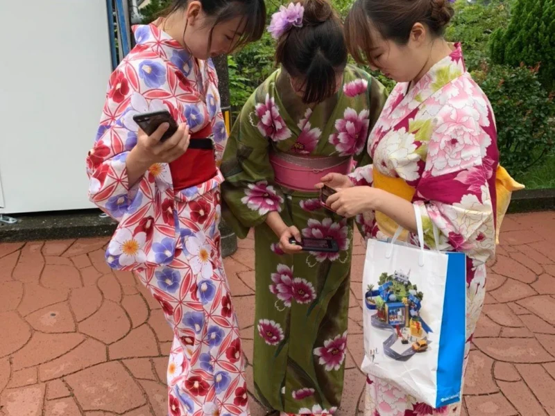 Ibusuki'de Sevimli Yukata ile Keyifli Gezinti