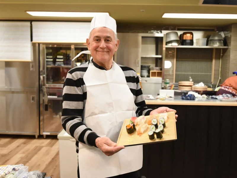Tsukiji Pazarı Turu ve Sushi Yapımı Atölyesi