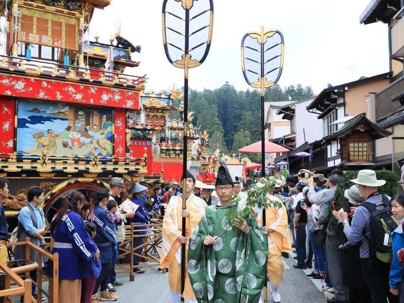 Nagoya'dan Takayama Bahar Festivali, Shirakawa-go, Magome ve Hanamomo Köyü 2 Günlük Tur