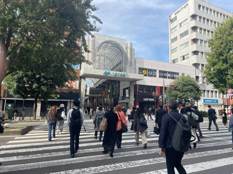 Sendai'de Renkli Çarşılarda Gezinti ve Kokeshi Bebek Yapımı