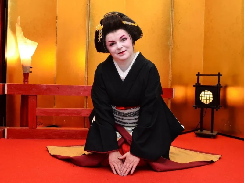 Asakusa'da Oiran Kostümü Deneyimi