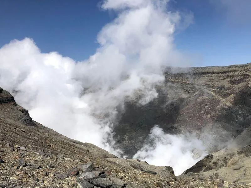 Kumamoto'dan Aso Turu: Kusasenri ve Nakadake Krateri ile Akaushi Burger Keyfi