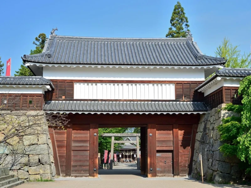 Kanazawa'dan Tateyama Alpler Rotaları ve Dünya Mirası Turları (2 Gün)