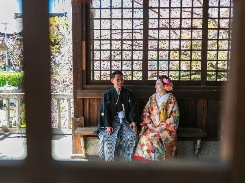 Kyoto Güney'de Kimono Kiralama ve Profesyonel Fotoğraf Çekimi