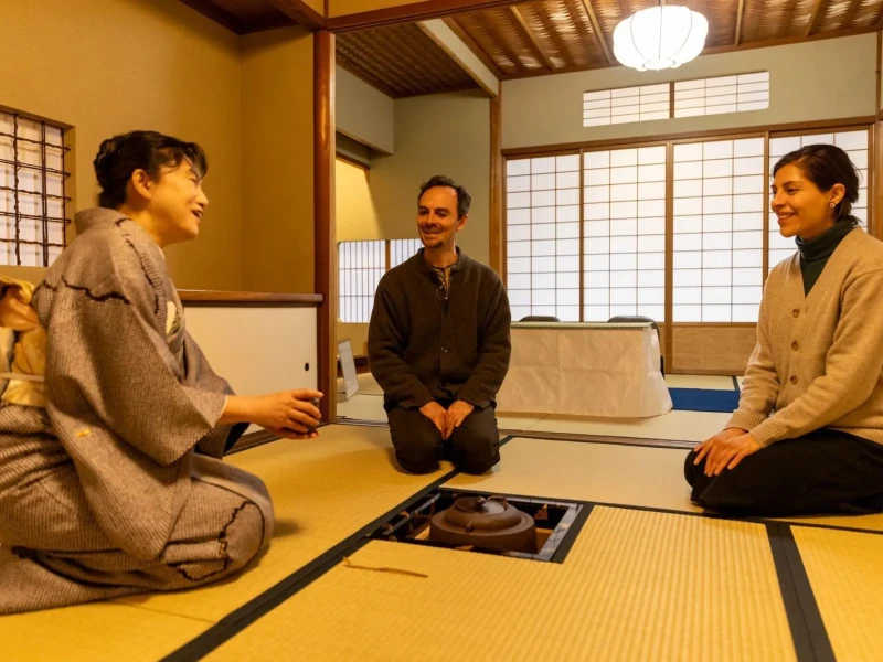 Kanazawa'da Geleneksel Çay Seremonisi ile Sakin Anlar