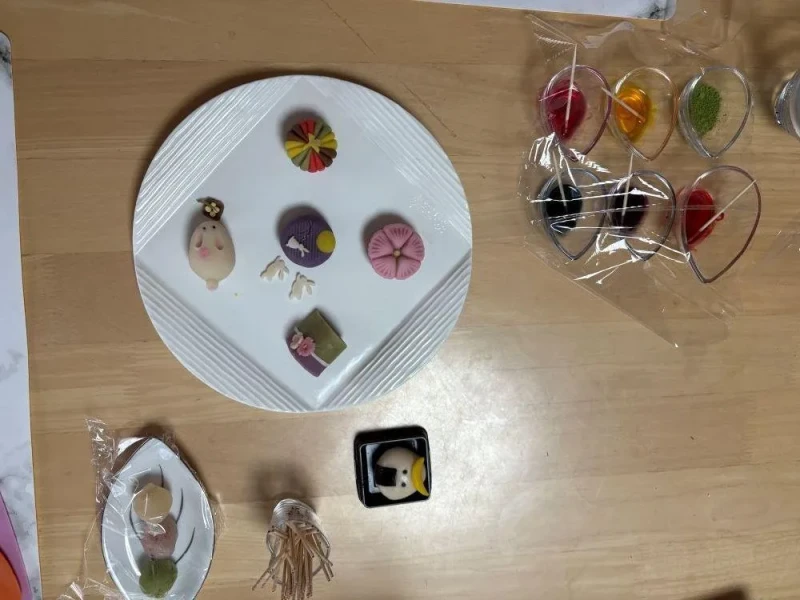 Traditional Sweets and Nightlife Tour in Sendai