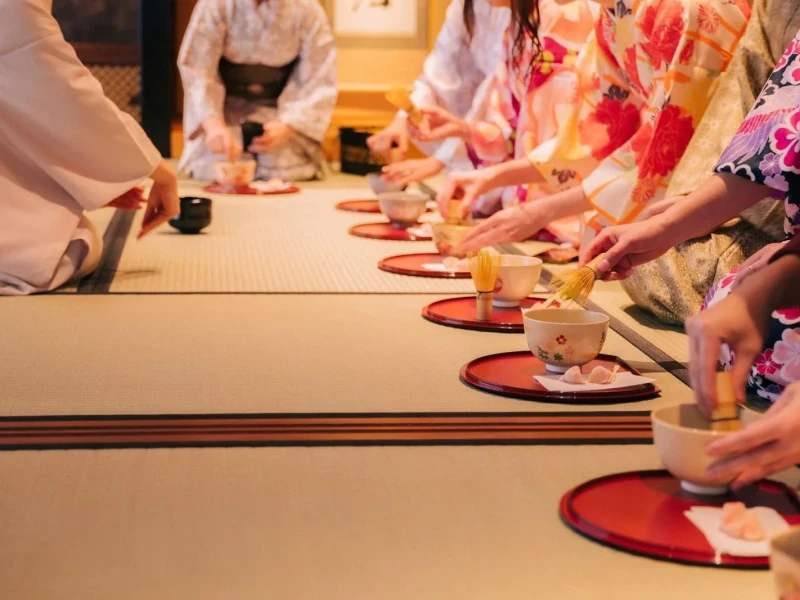 Gion Kyoto'da Kimonoyla Geleneksel Çay Seremonisi