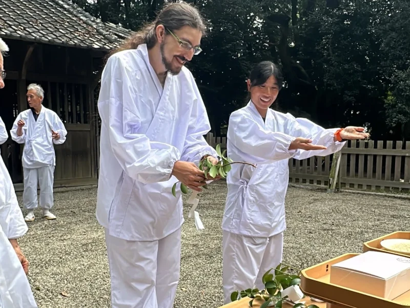 Mie'de Öğle Yemeği ve Dua ile Özel Shinto Ujiko Deneyimi - Tam Paket