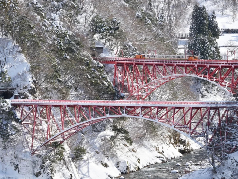 Kışın Kanazawa'dan Kurobe Kanyonu Demiryolu ve Nousaku El Sanatları Deneyimi