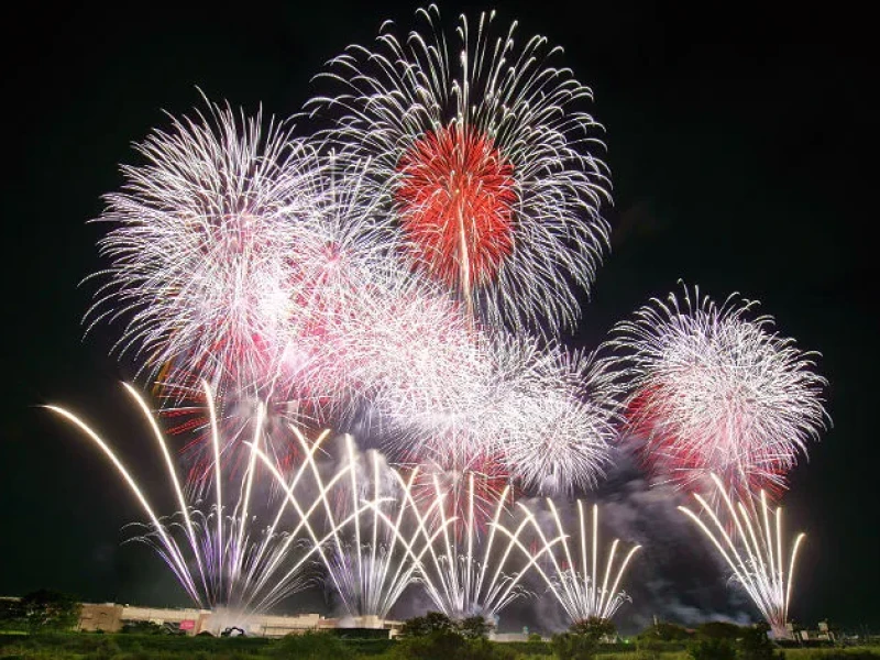 [Garanti Edilmiş Kalkış] 2026 Tsuchiura Havai Fişek Festivali Servisi | Japonya'nın Önde Gelen Etkinliğinde Resmi Ayrılmış Koltuklar ve 20,000 Havai Fişek Gösterisi Dahil