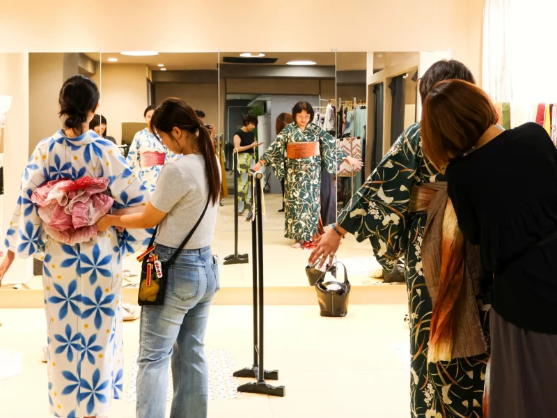 Kitakyushu: Uzman Stil ile Kolay Kimono Deneyimi ve 1 Günlük Kiralama Lilybell tarafından