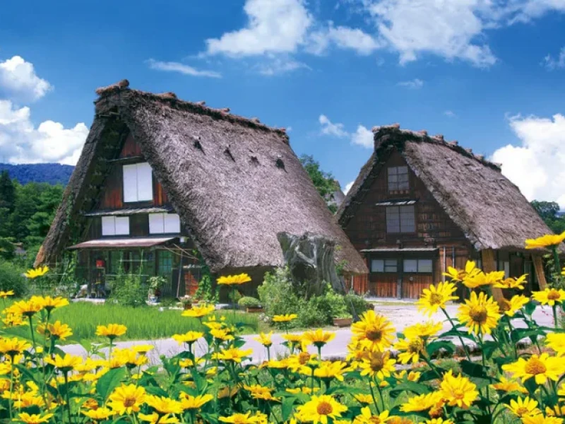 【%10 İNDİRİM】Osaka'dan 2 Günlük Otobüs Turu: Kanazawa, Shirakawa-go & Yamanaka Onsen ile Lüks Kaiseki Akşam Yemeği