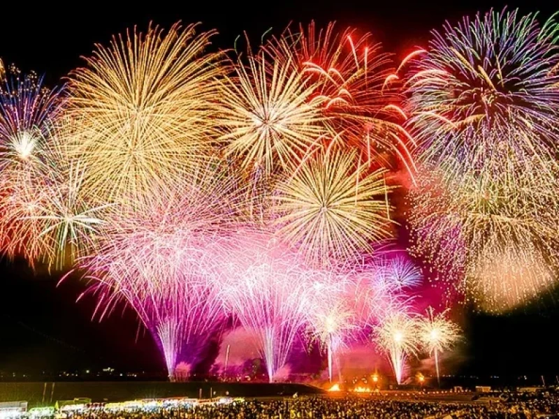 【%10 İNDİRİM】Osaka'dan 2 Günlük Hokkoku Büyük Havai Fişekleri, Shirakawa-go & Kanazawa